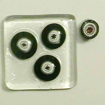 MILLEFIORI schwarz-weiss-rot d:7-8mm, 100g