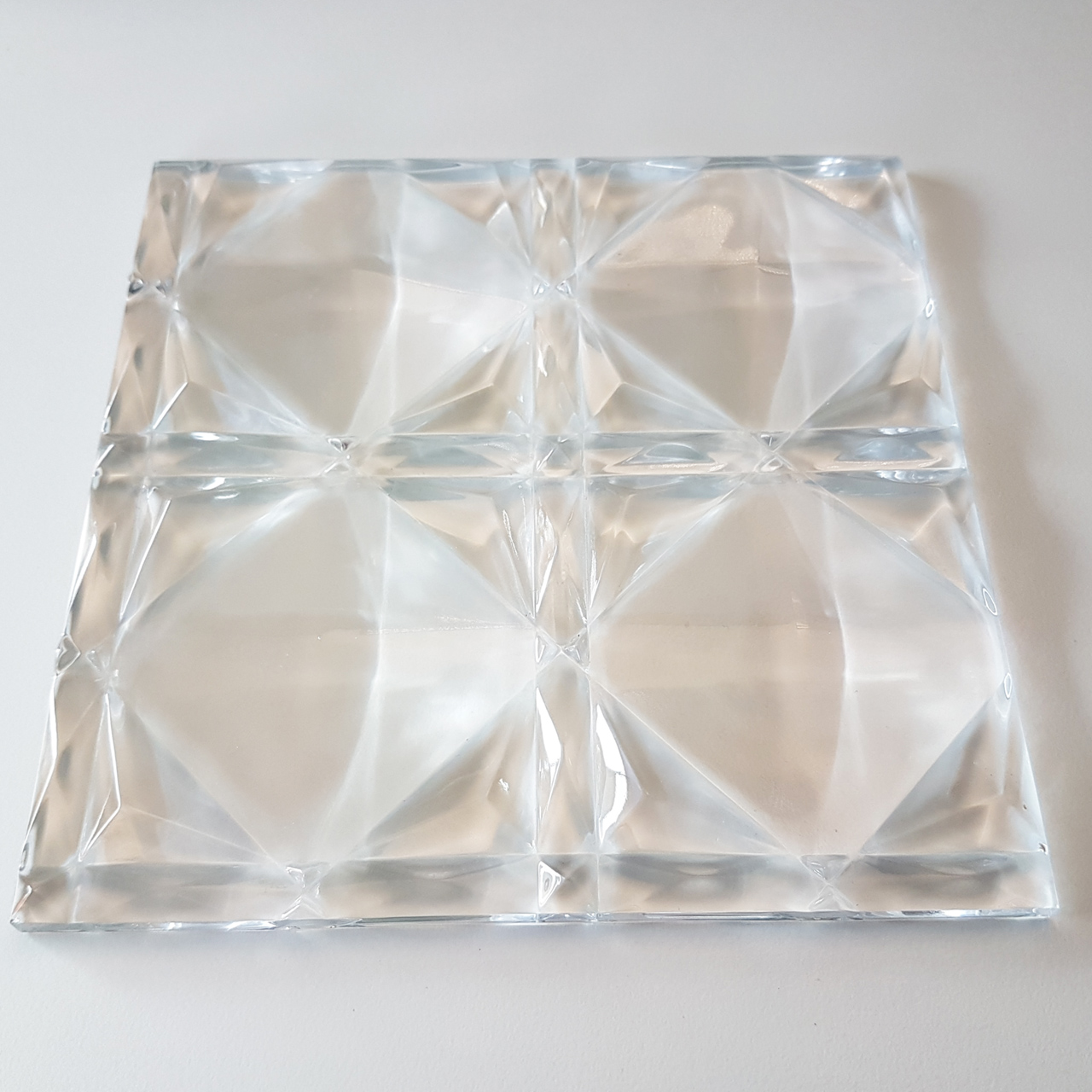 Glas Fliese ca 17x17cm klar - Struktur mit 4 Quadraten